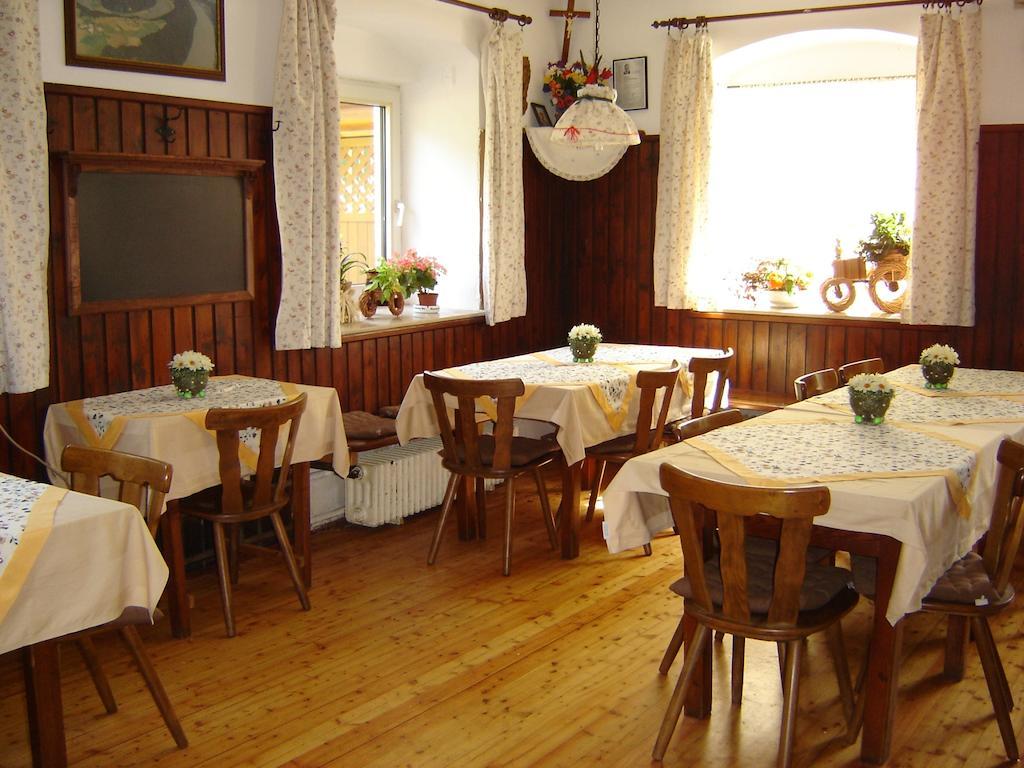 Gasthof Zum Heiligen Nikolaus Haibach ob der Donau Esterno foto